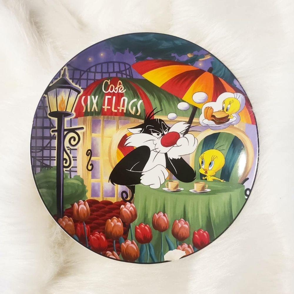 Looney Tunes Six Flags Vintage Decorative Plate 8"